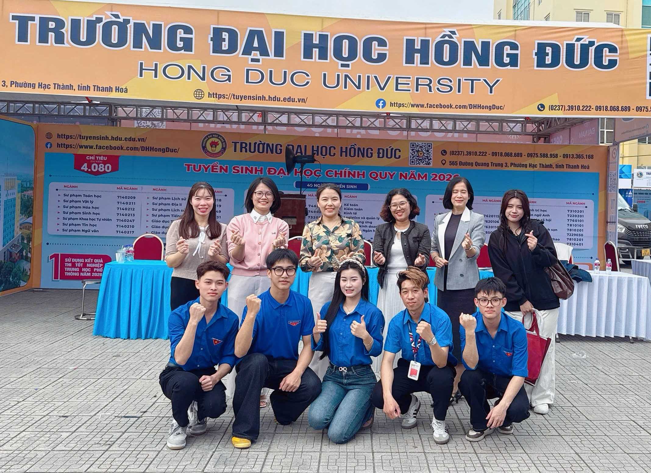 Khoa Ngoại ngữ - HDU đồng hành cùng học sinh THPT  tại Ngày hội tư vấn tuyển sinh 2026